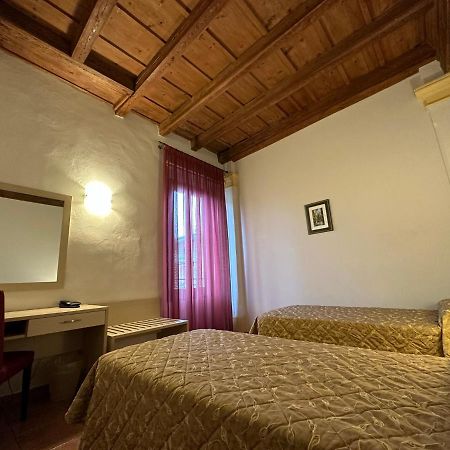 Domus San Bernardino Bed and Breakfast Verona Exteriör bild