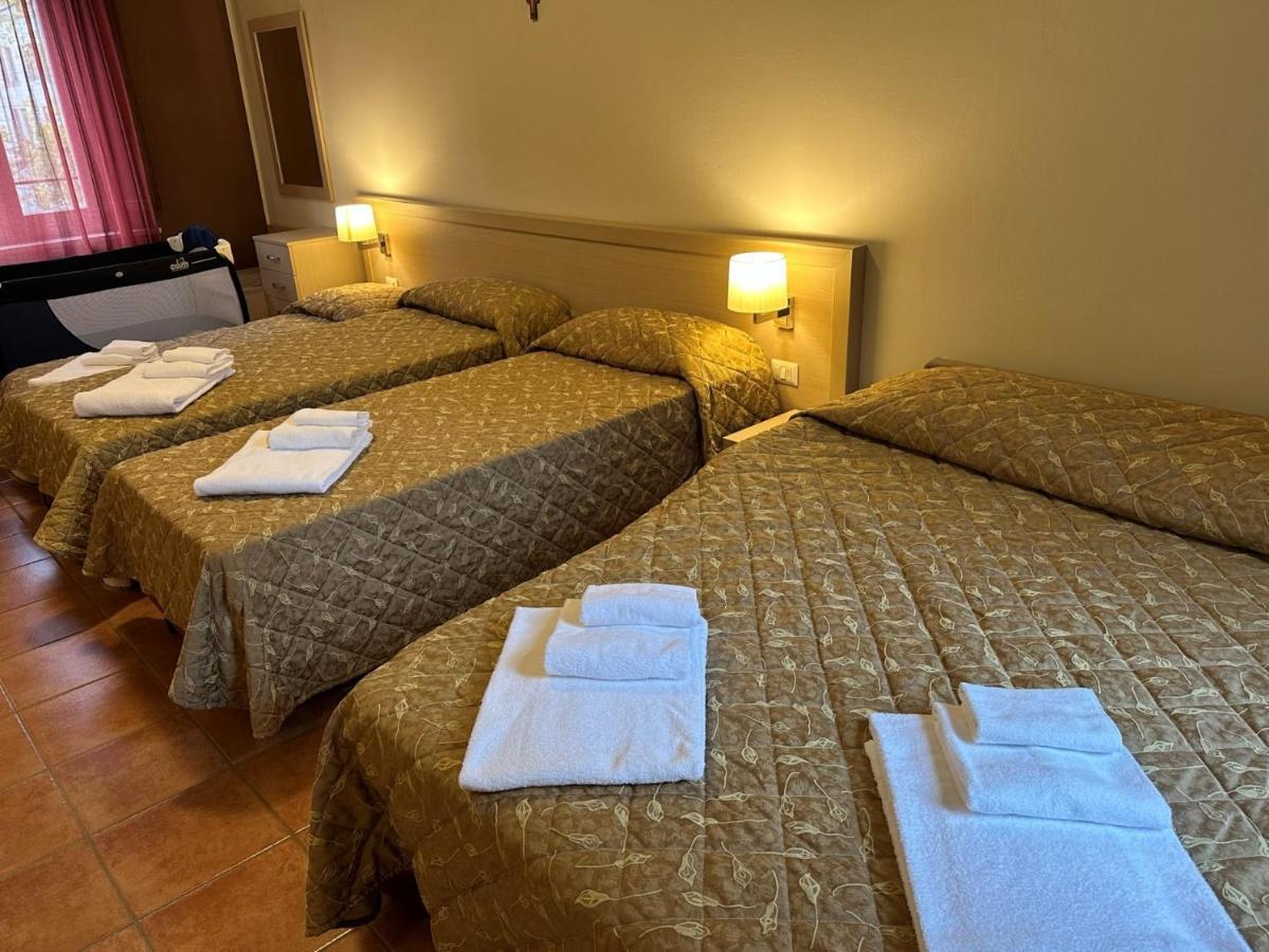 Domus San Bernardino Bed and Breakfast Verona Exteriör bild