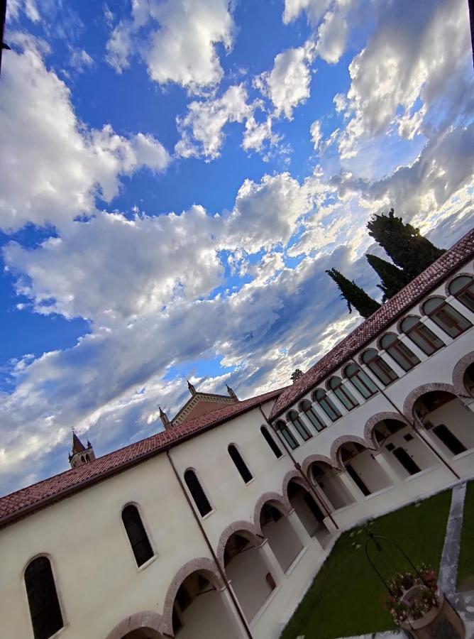 Domus San Bernardino Bed and Breakfast Verona Exteriör bild