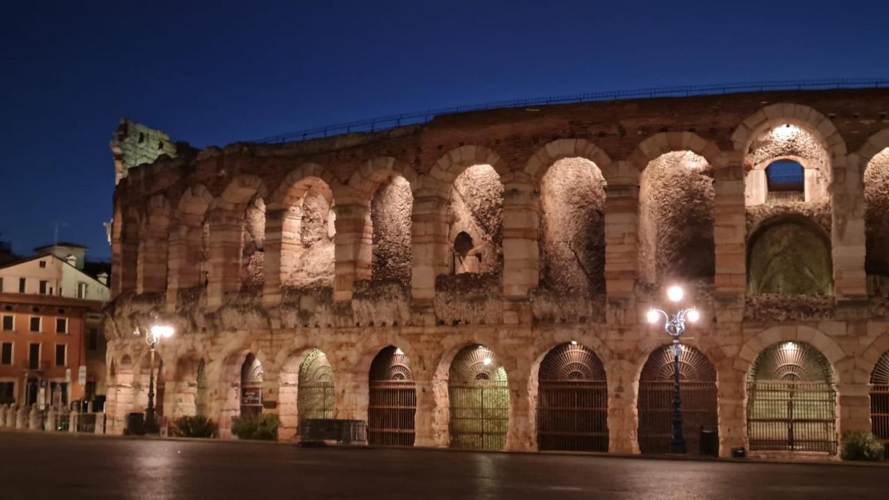 Domus San Bernardino Bed and Breakfast Verona Exteriör bild